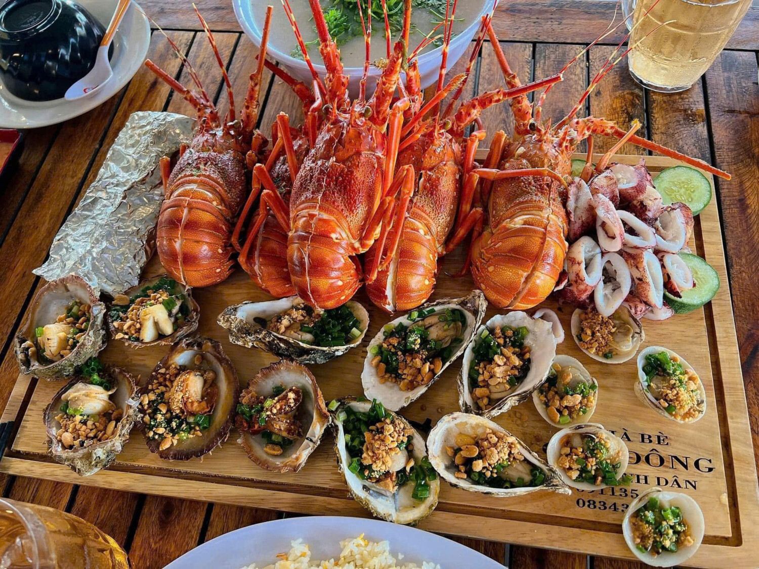 Bữa tiệc Tôm Hùm Bình Ba